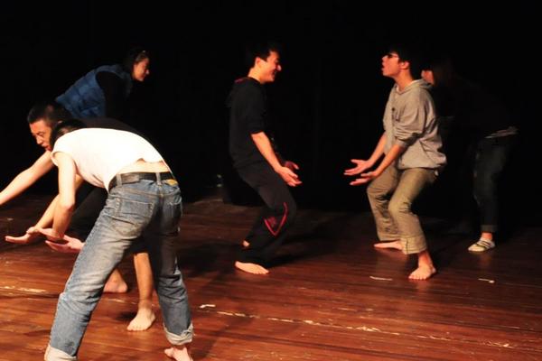 影视表演培训班多少钱