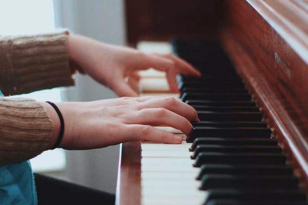 简谱跳音怎么标记