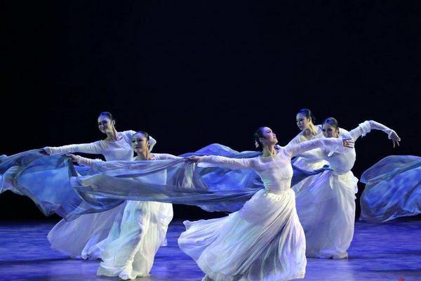 中国舞的好处与特点