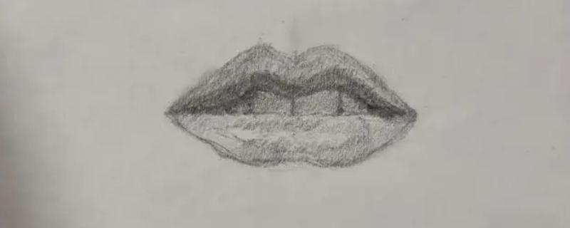 为什么嘴唇不能画的太尖，嘴唇的质感不是结构的凹凸转折