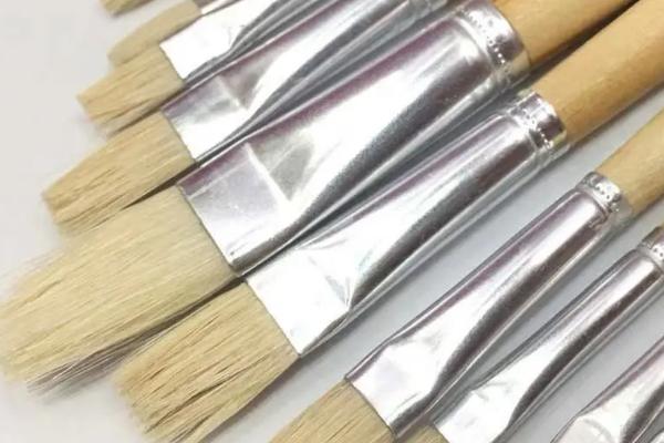 怎么选择水粉笔的材料，可选择羊毫、狼毫或尼龙等材质的