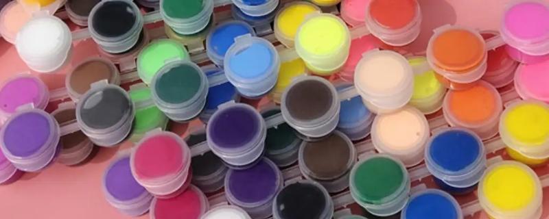 涂鸦适合用什么颜料，一般使用是丙烯颜料