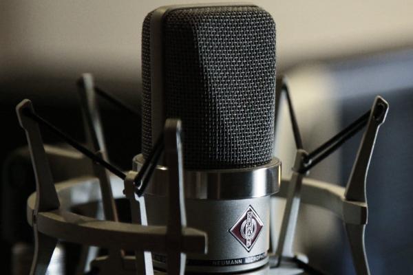 伪音的发声方式，可以选择气音、假音、真音等来发声