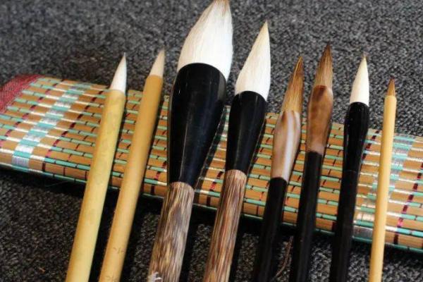 常见的绘画工具，铅笔是最常用的绘制工具