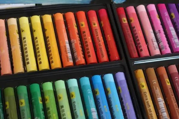油画棒什么牌子的好用，常见的有樱花、马蒂尼、迪尼斯等品牌