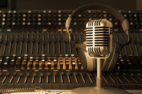 播音员有什么发声技巧，可以做以下3种训练