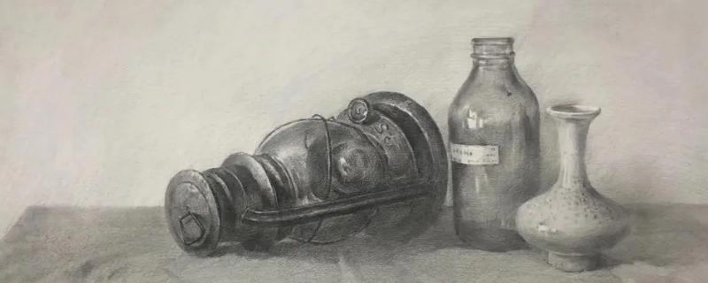 素描分为几个阶段进行，首先是学习理论知识