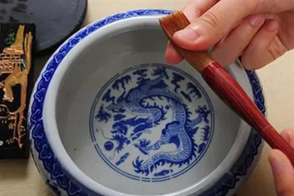 水彩画笔如何开笔，可放在温水中浸泡一段时间