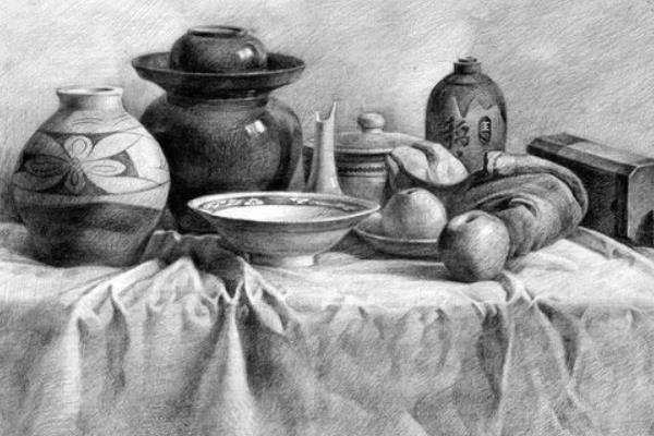 绘制花卉类素描作品的方法，容器比较高时采用竖构图