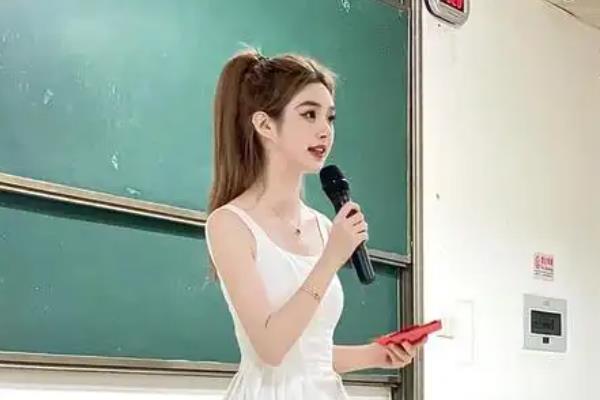 主持活动现场有人闹事如何处理，遇到不服从安排的观众可以报警