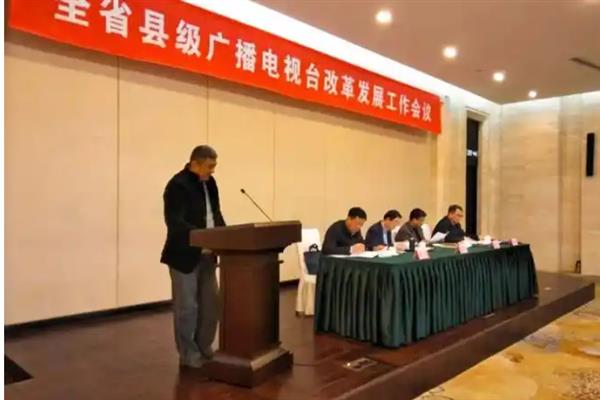 怎么才能条理清晰地发言，讲重点并且语言要简洁