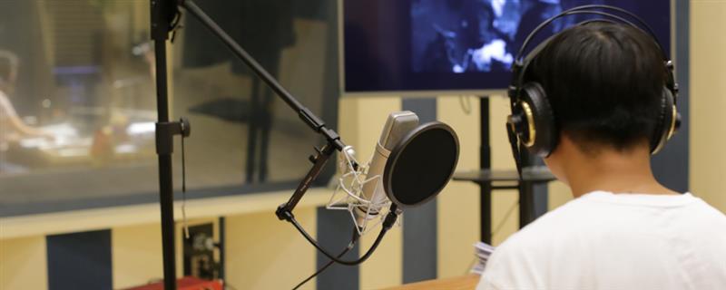 声音很粗能做主持人吗,声音很粗一样可以做主持人