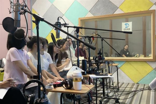 声优的月收入，平均月薪在14000元左右