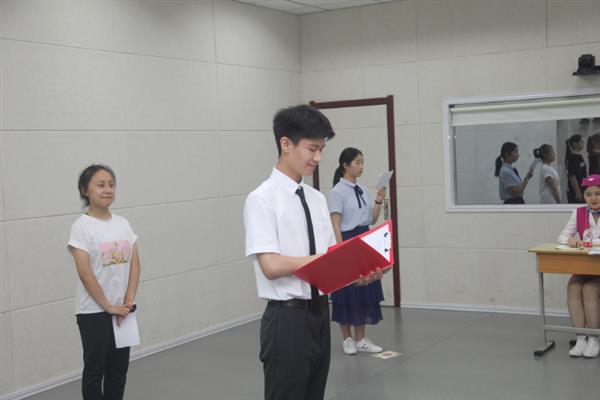 播音主持有什么发音技巧，保持适宜的语速可以掌控节奏