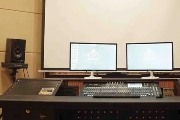 怎么给广告配音，根据人群来定位自己的声音特色