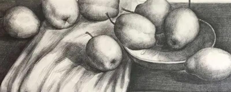 怎么素描画桌子上的桌布,先勾勒出画布的大致形状