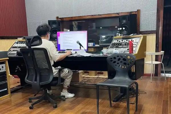 有声读物配音适合哪些人听，适合所有人群