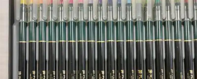 水彩笔用软头还是硬头，根据使用场景来决定