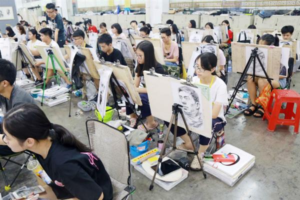动漫插画设计需要什么技能，首先需要扎实的美术功底