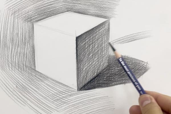 用素描画香蕉的方法，用直线勾出香蕉的位置和轮廓