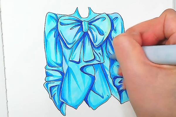 绘制裙子褶皱的方法，重叠绘制可画出裙子的立体感和质感