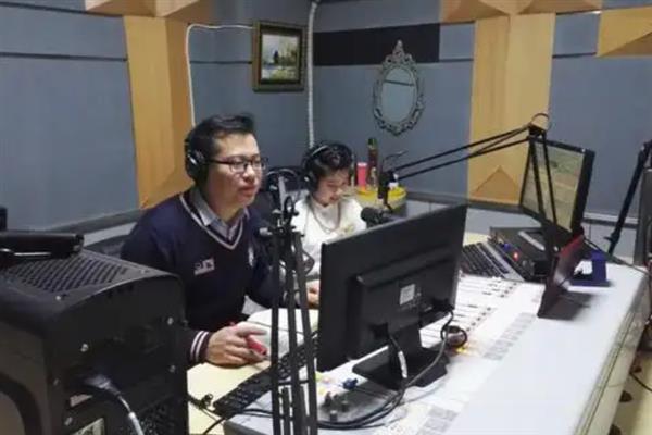 成为电台主播所需学历，进入广播电视台要求本科以上学历
