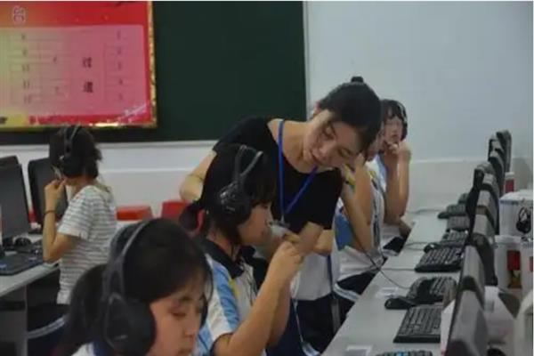 普通话考试有没有摄像头，老师可实时监控整个过程