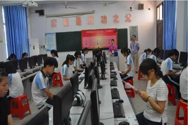 普通话考试有没有摄像头，老师可实时监控整个过程