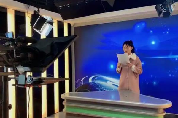 f怎么发音，要将自己的下唇与上齿保持接触