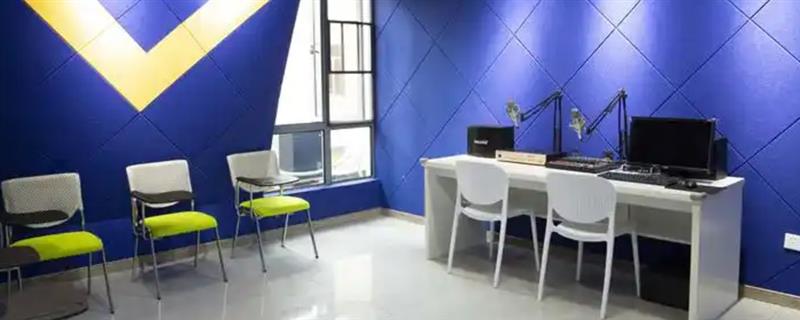 播音主持出现失误如何处理,转移观众视线能够缓和事故造成的影响