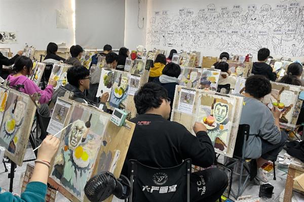 女生学UI好不好找工作，是比较好找工作的