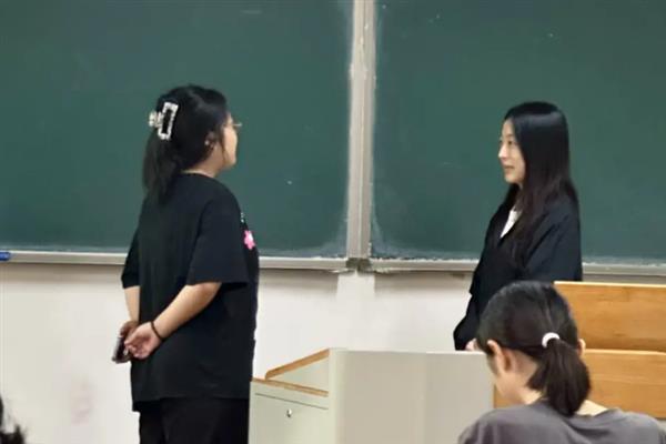 怎么演讲具有感染力，首先要做到熟练文稿