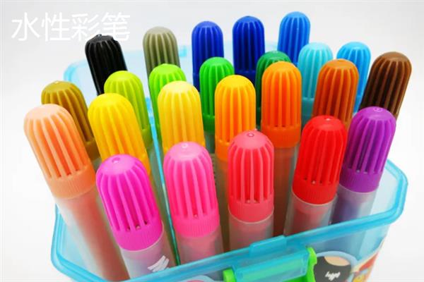 水彩笔的制做材料，笔头一般是用碳纤维制成