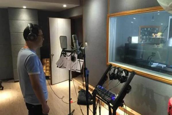 哪种配音在国庆有较高的需求，沉稳知性、质感高级等声音类型很受欢迎