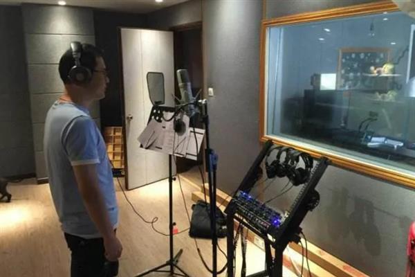 进配音工作室面试需要准备什么东西，即兴发挥、朗读文章等方面要备足功课