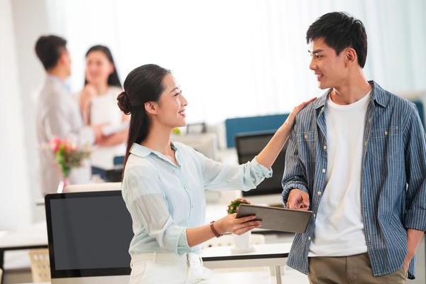 职场中说话礼貌回绝他人的方法，对于不合理的请求可以答非所问