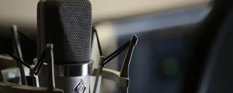女生快速伪男音的方法,找到自己的音区发声时要打开牙关