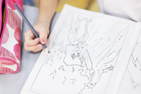 没学过画画能学设计吗，是可以学的