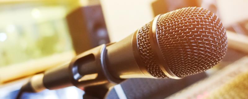 播音主持里面的实声是什么意思，指念稿时饱满有力、气息充足的声音