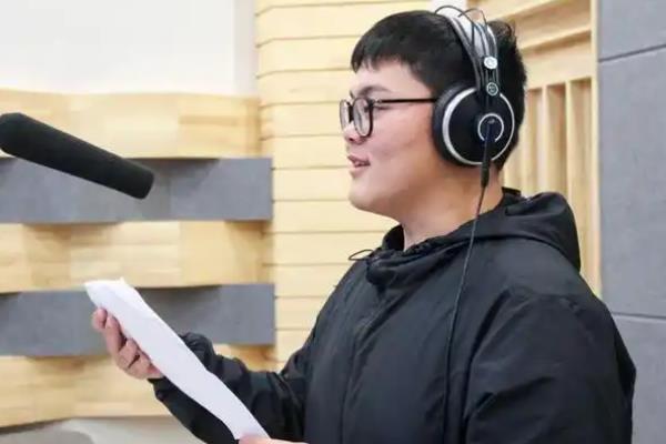 男伪女的语气怎么练，可以多使用气息来进行变换