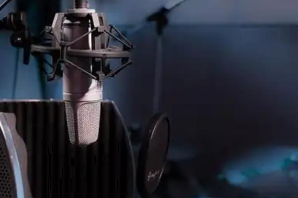 怎么发出好听的声音，采用胸腹式联合呼吸法