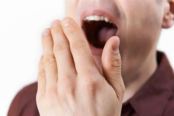 如何抬起软腭，可以使用绕舌法、打哈欠法等