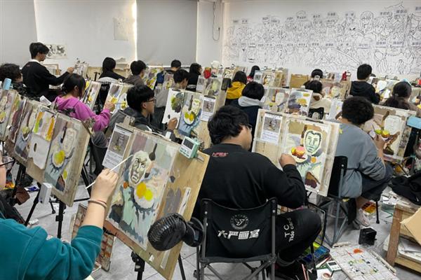 怎么开始学画画，可以先学习一些美术知识