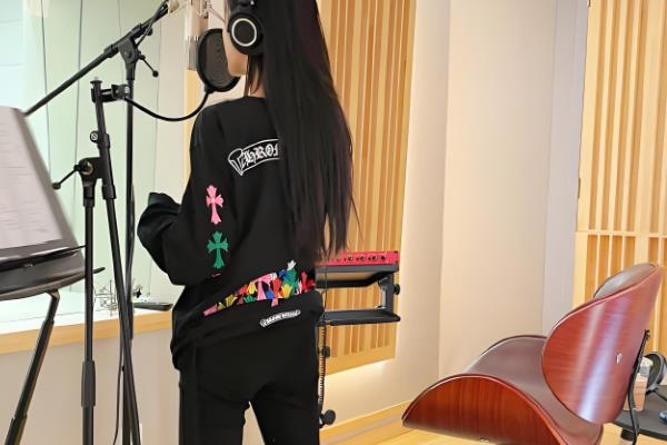 朗诵时要不要跟着伴奏音乐踩点，一心想着踩点是本末倒置