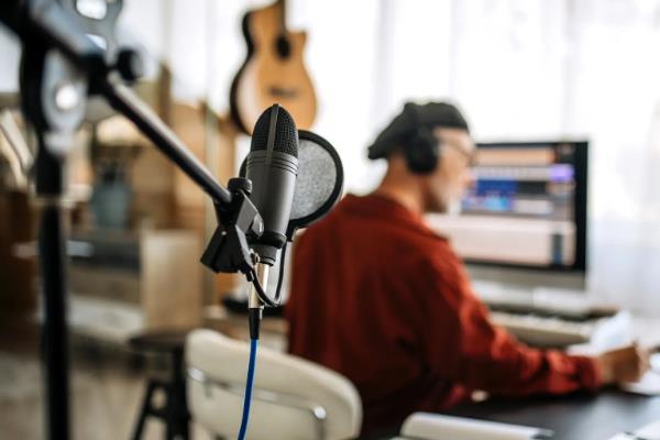 配音员晨练开嗓要做些什么，包括打开牙关、提颧肌等
