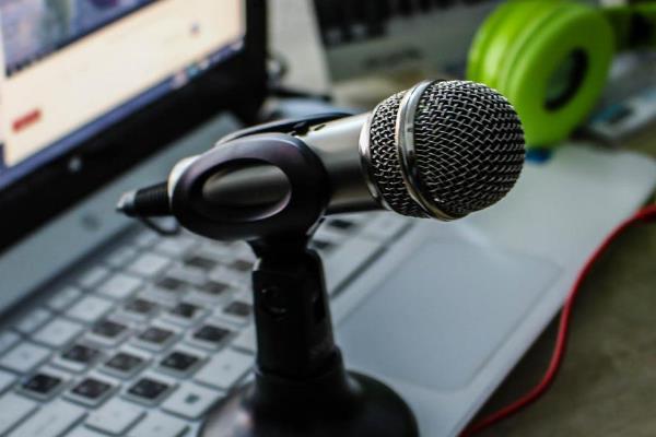 学配音的学校有哪些，中国传媒大学、浙江传媒大学等院校比较著名