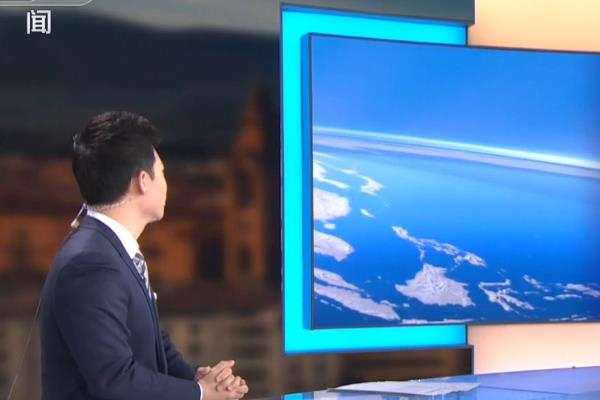 播新闻稿件的方法，用叙述的语气陈述稿件内容
