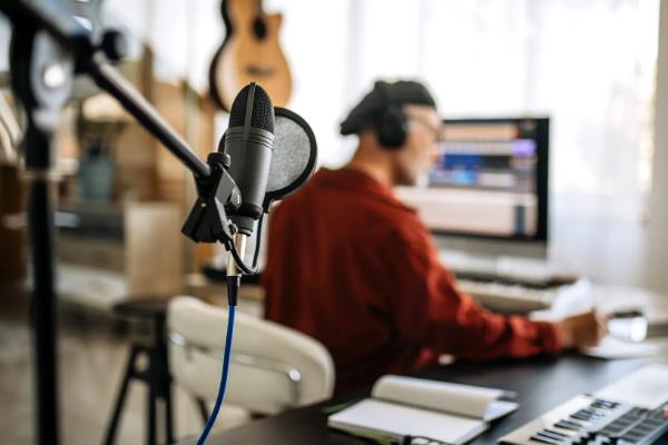 声优变声音怎么学，可以跟着配音软件来模仿