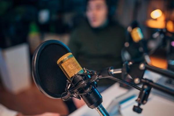 声优变声音怎么学，可以跟着配音软件来模仿