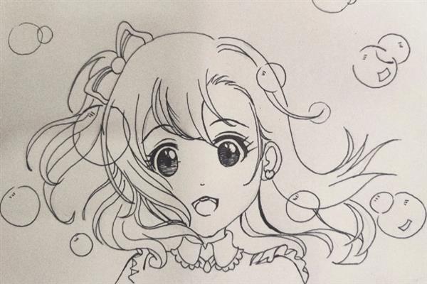 马克笔画漫画的步骤，需要先绘制一个草图